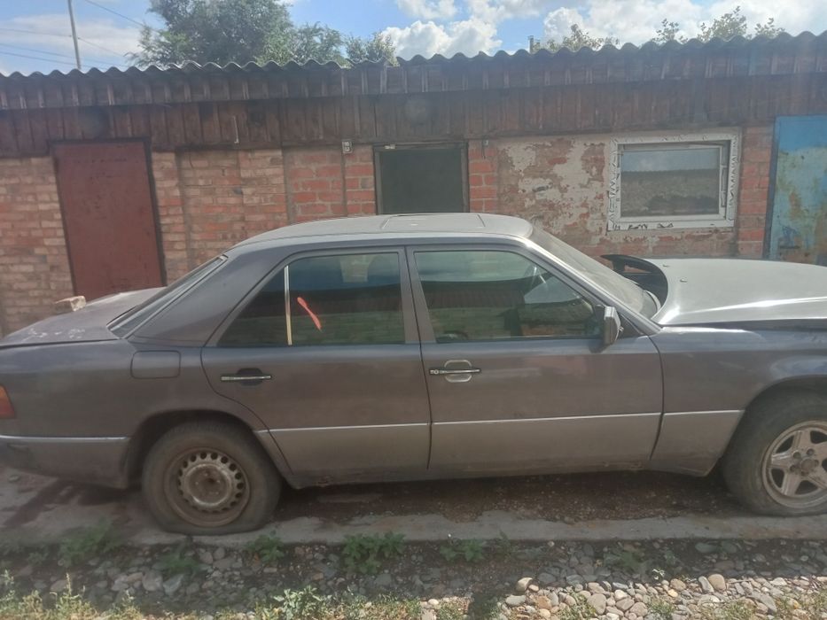 Продам Мерседес 124