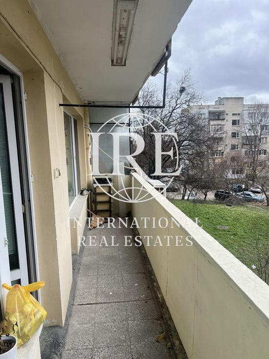 Продава се Четиристаен апартамент в Варна, Младост 1 - 80 кв.м за 1141 €/кв.м - Снимка #10