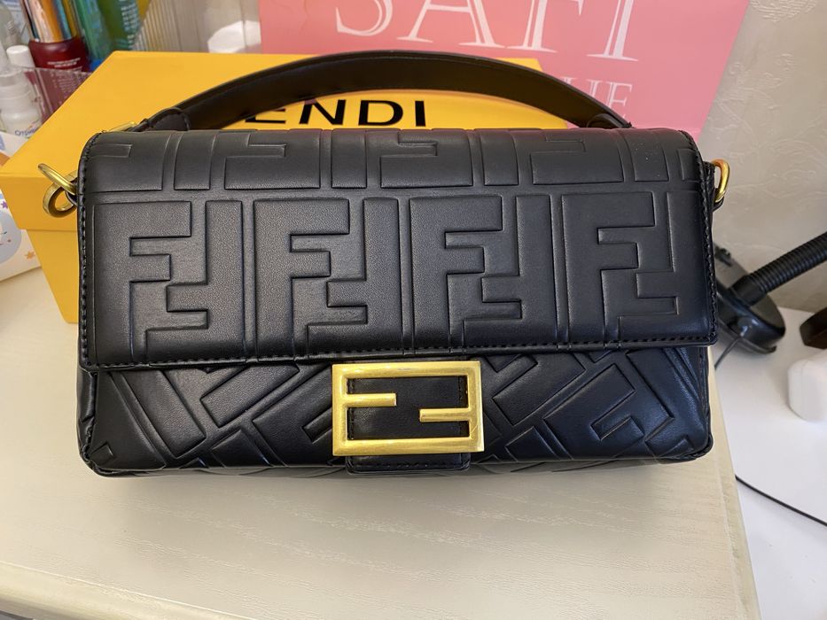 Сумка багет  fendi
