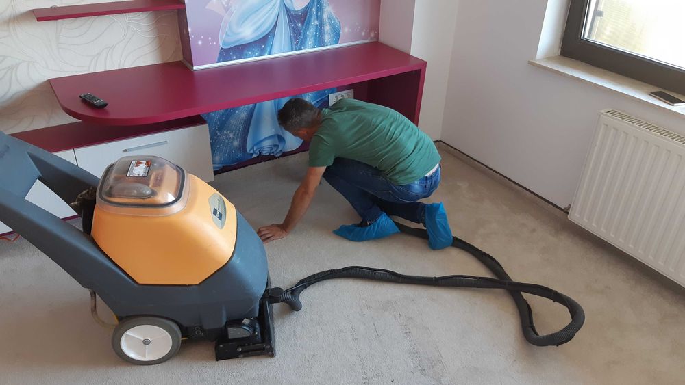 Spalare curatare  mocheta-canapele-firma curatenie Pitesti