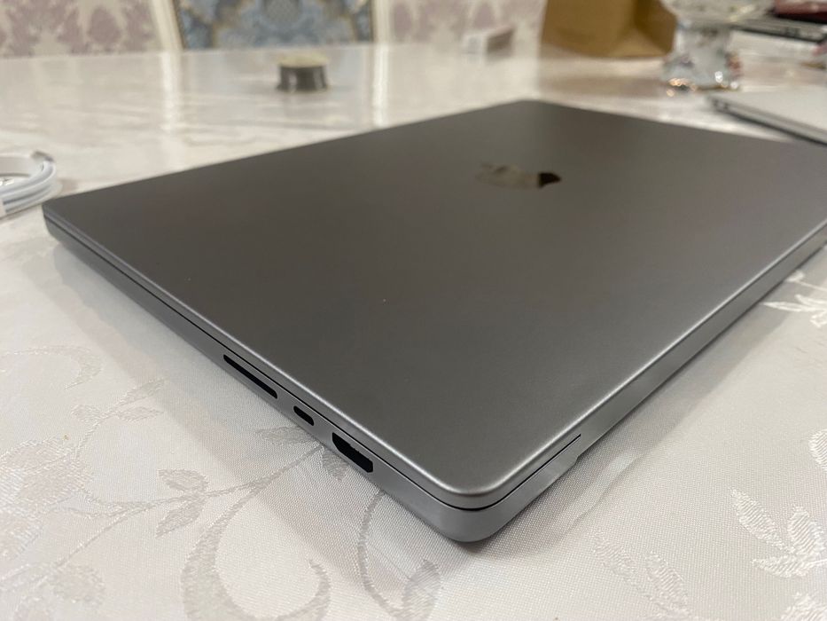 Macbook pro m2 max 32gb 1tb