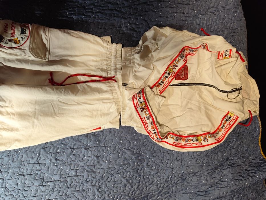 Бял сет на марката Djofra