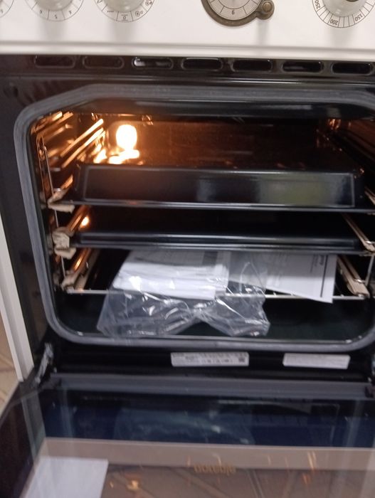 Чисто нова свободно стояща печка с керамичен плот Gorenje ретро дизайн с две години гаранция!