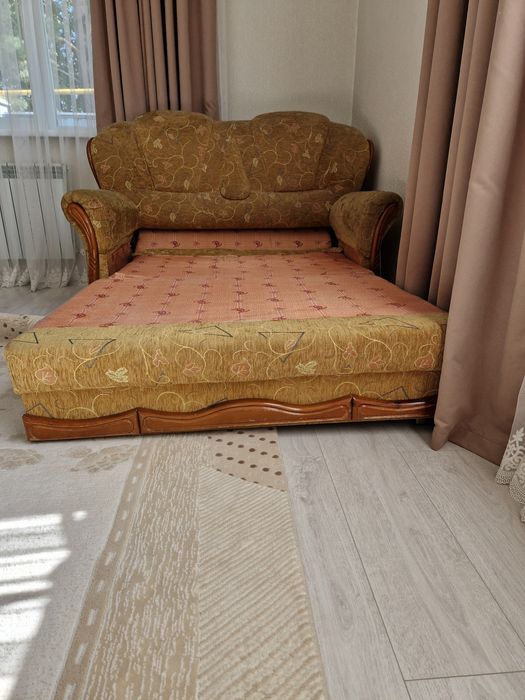 Диван  2-х местный