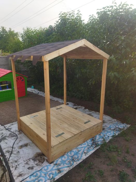 Песочница из дерева