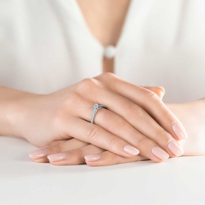 ГОДЕЖЕН ПРЪСТЕН С 21 ДИАМАНТА