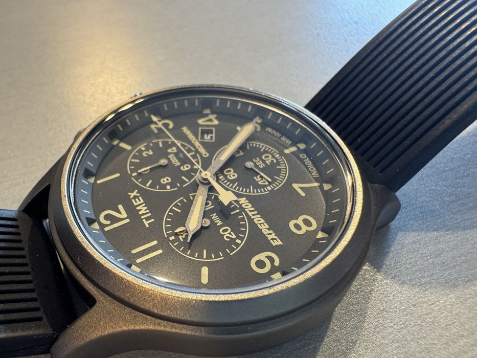 Timex Expedition Capstone Chronograph (black, silicone strap)