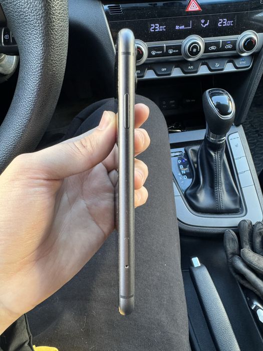 Продам Айфон 128 гб