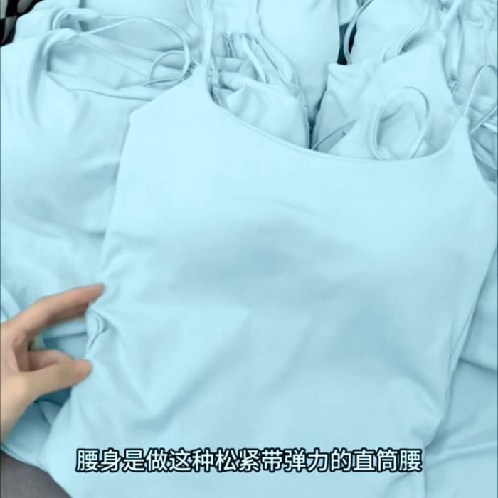 Женский топ на лямках