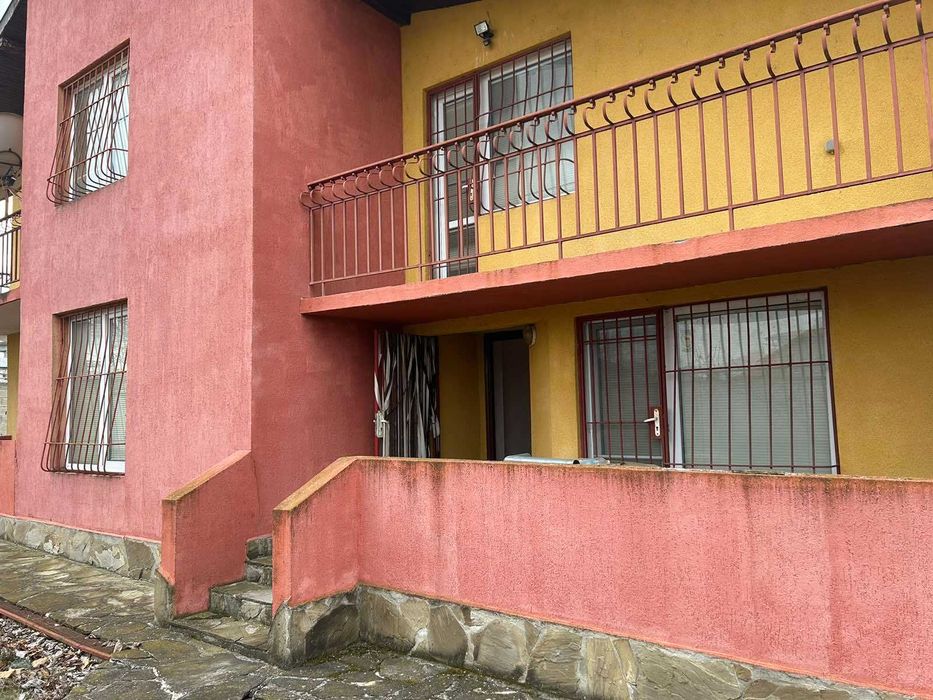 Продава се Къща в Долни чифлик - 300 кв.м за 317 €/кв.м - Снимка #19