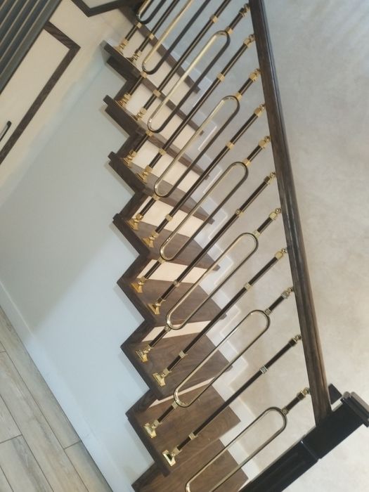 Установка лестниц и дверей