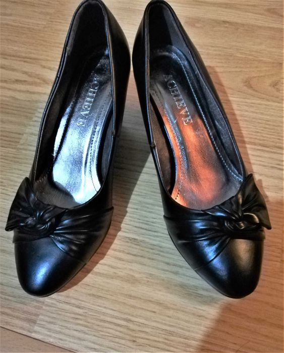 Нови дамски обувки, черни. Размер 36