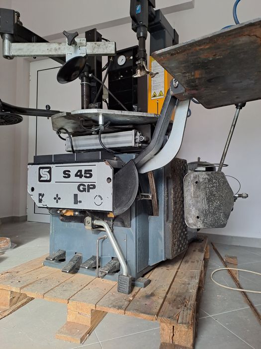 Машина за монтаж на гуми SICE, CORGHi, TecoS45 с рамене  ЗА RFT, подем