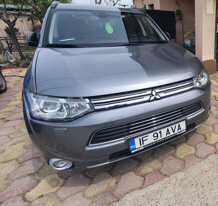 Mitsubishi Outlander 3 phev 2014, 270.000km stare foarte buna.