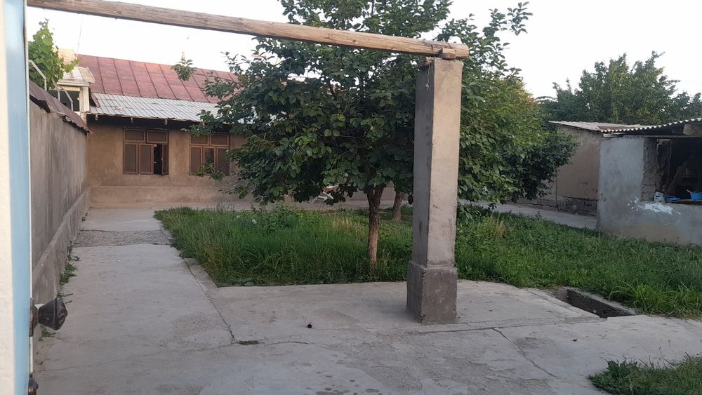 Hovli sotiladi Haydar maqsudovda