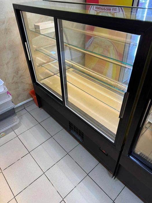 Витрина кондитерская б/у 130 см