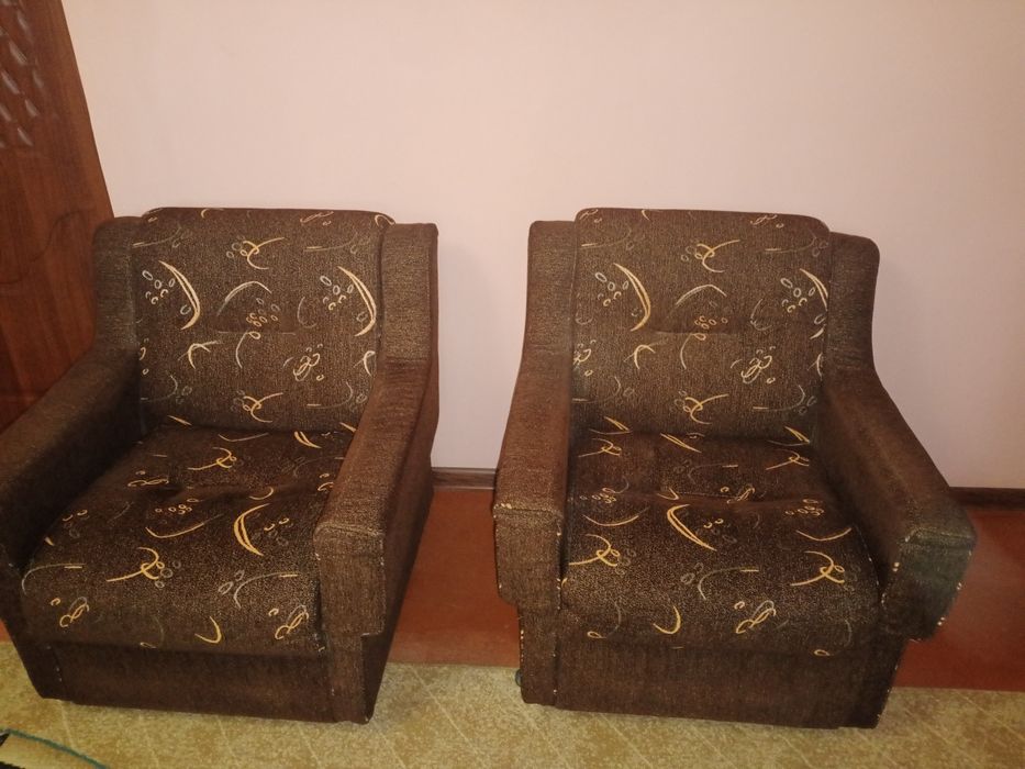 Продам диван и два кресла