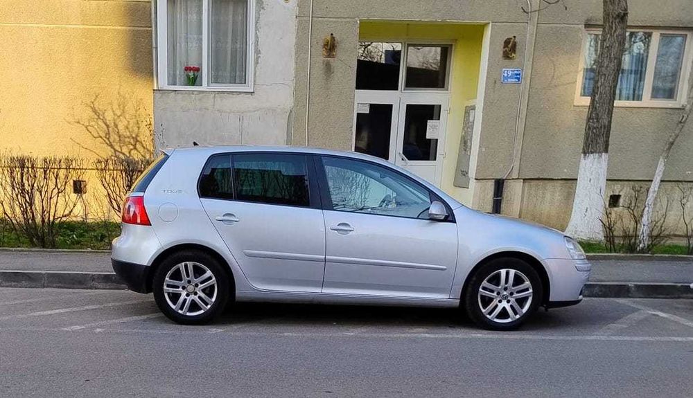 Vând Volkswagen Golf 5 Tour