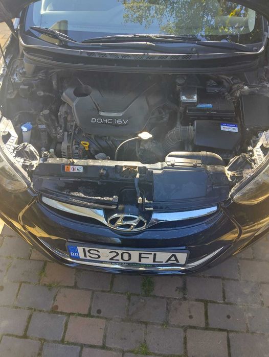Autoturism Hyundai Elantra Highway+  2012. Gata de drum.