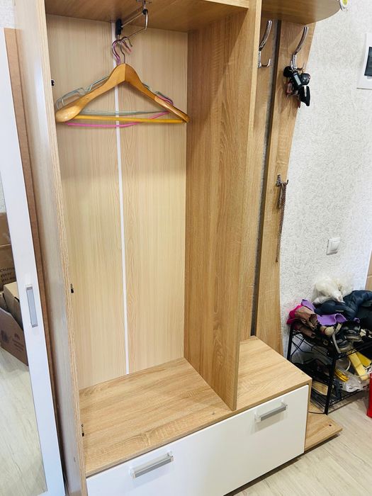 Шкаф для прихожей