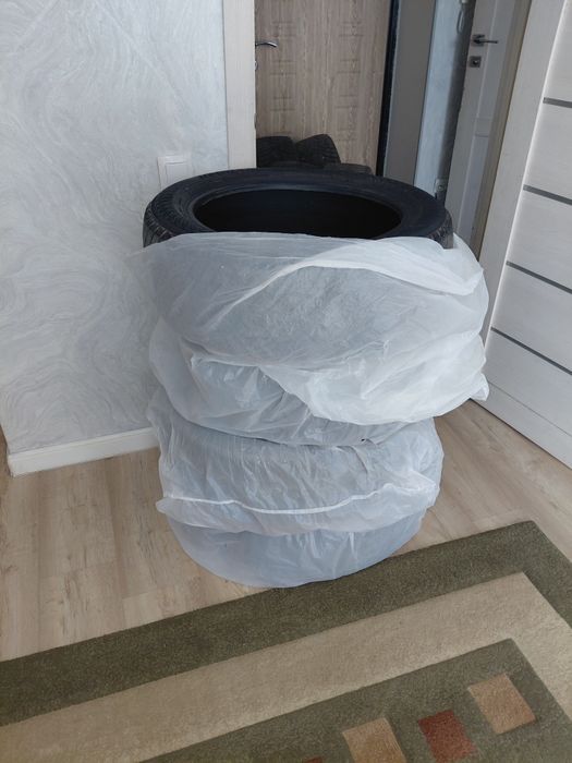 Срочно продам зимние шины