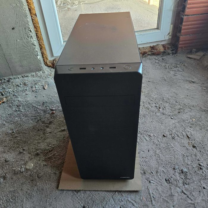 Продавам Компютър