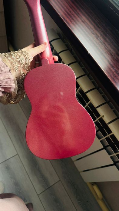 Продам Уклеле Stagg.