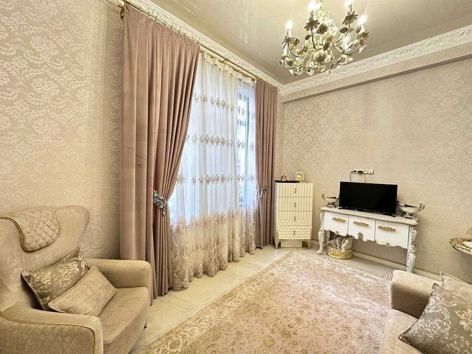 Дом Мирзо Улугбекский район центр Луначарского 2,4 сотки 220 м2