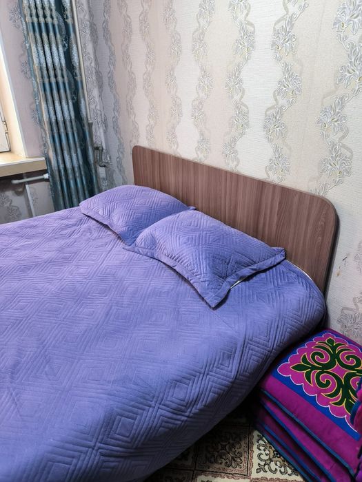 Двухместная кровать с матрасом