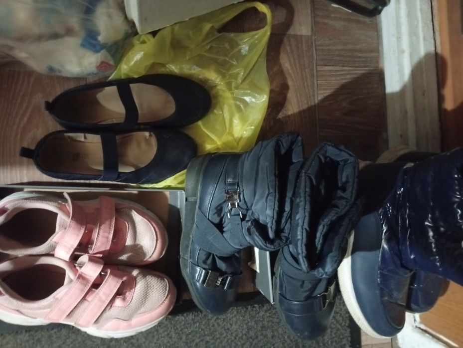 Сапожки 35 р,кроссовки