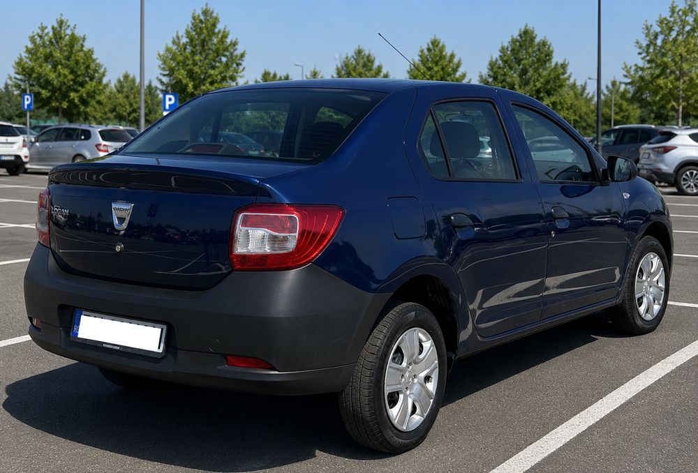 Vând Dacia Logan