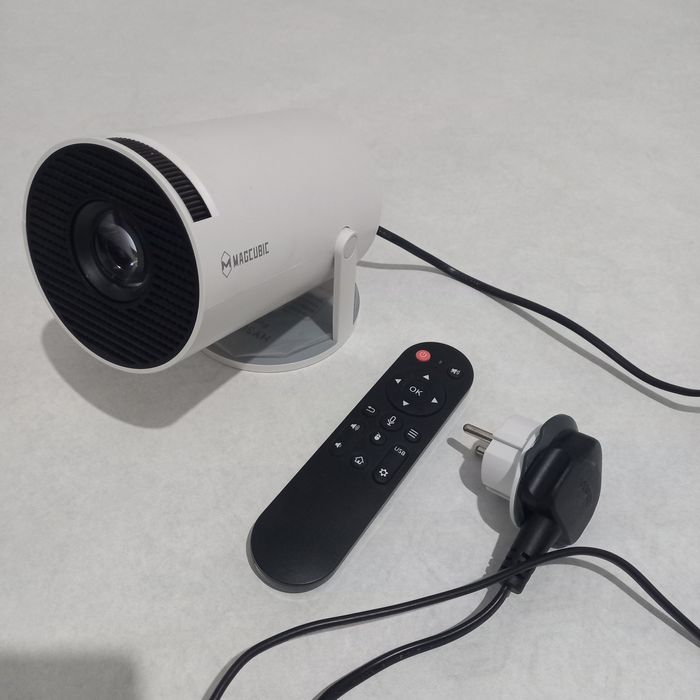 Проектор HY 300 Pro .