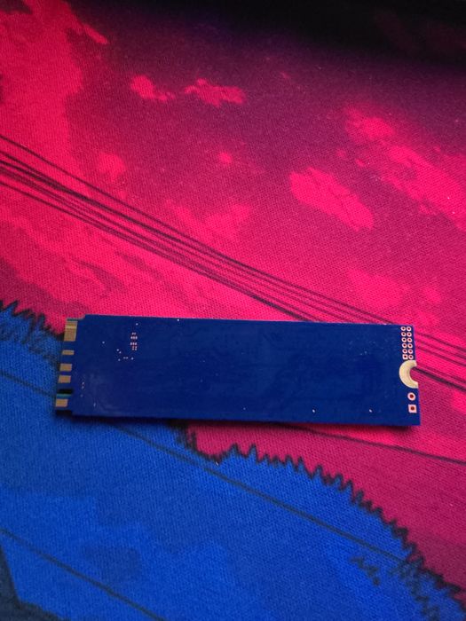 Продаю ссд на 1 тб