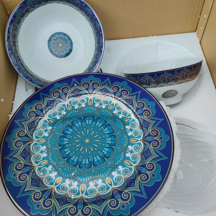 Фарфоровый сервиз