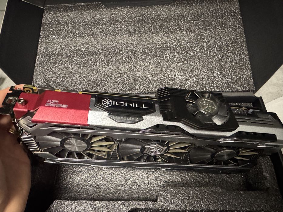 Piese PC 16 GB RAM DDR4, NVIDIA GTX 1070, Placa de baza ASUS, i5 9600k