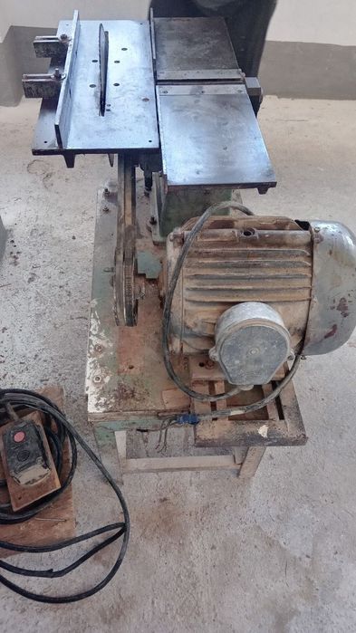 Stanok sotiladi arra tokarni