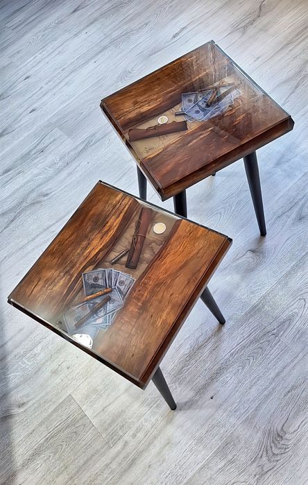 Măsuță din lemn de nuc si rasina epoxidica