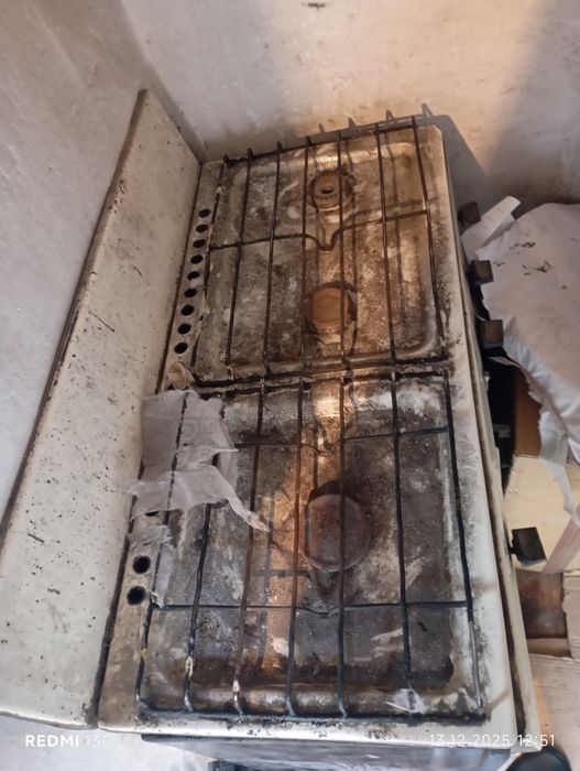 Продам газвую плиту