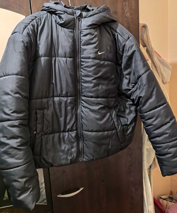 Дамско зимно яке Nike