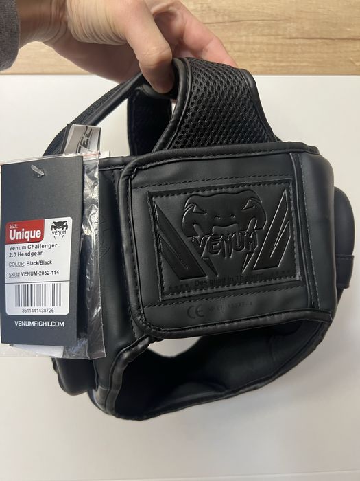 Оригинални каски Venum и зимни шапки/ раници