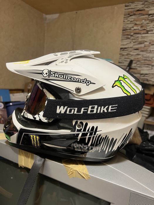 Кросова каска с очила