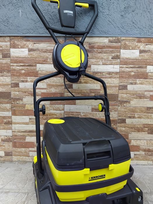 Подопочистваща Машина Karcher  br40/10c  220v Ролкова за Всички Настилки  Нов Модел