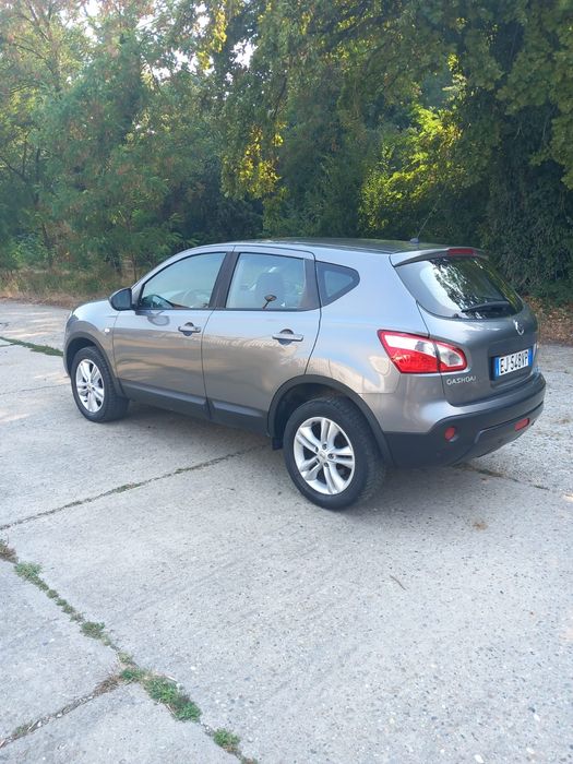 Vând Nissan Qashqai / 1.5DCI ,euro 5 / 6+1 trepte / an 2012