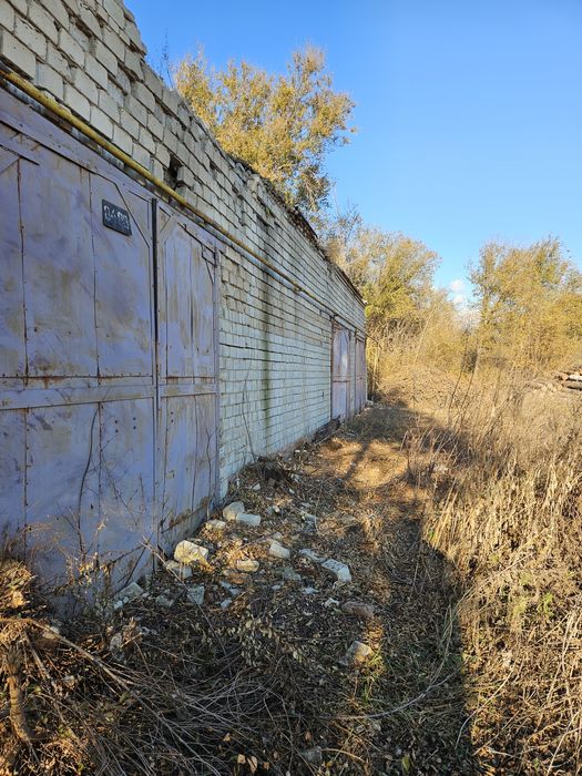 Продаётся коммерческое помещение с участком