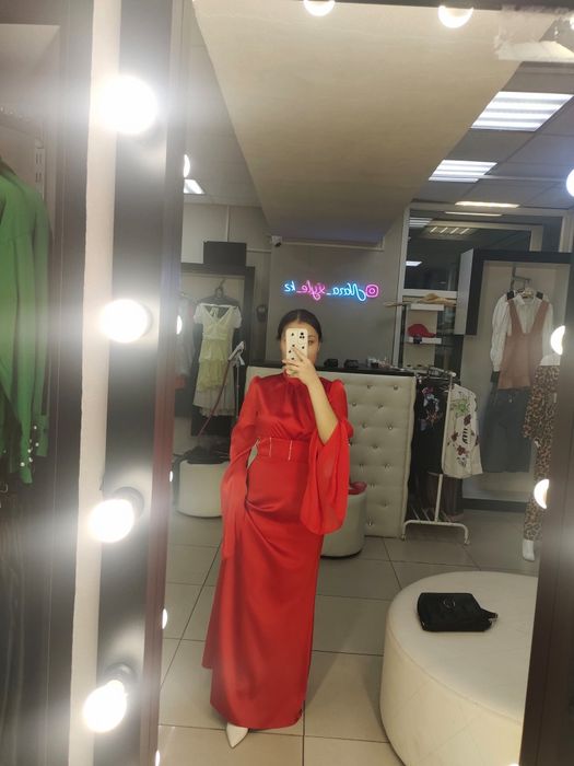 Продам почти новое платье