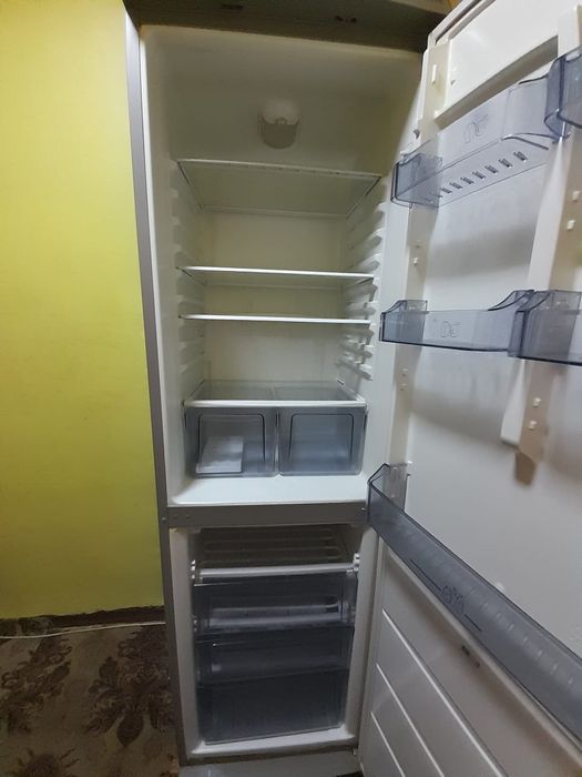 Продам холодильник