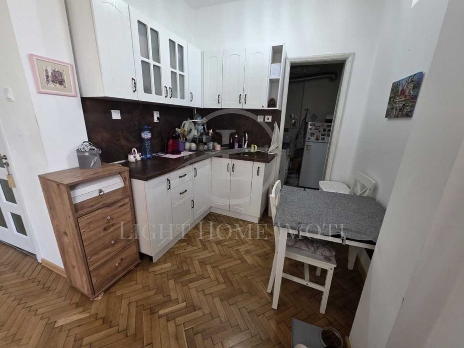 Продава се Едностаен апартамент в Пловдив, Център - 43 кв.м за 2117 €/кв.м - Снимка #4