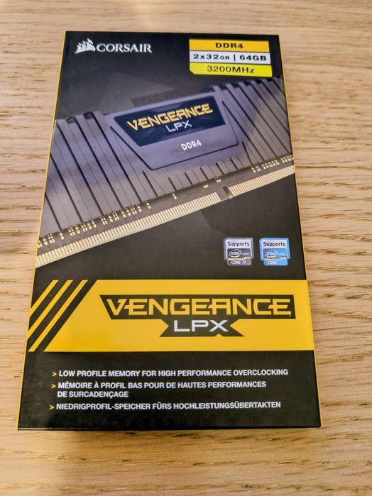 Sigilat kit RAM 64GB (2x32GB) DDR4 3200MHz Corsair Vengeance  LPX