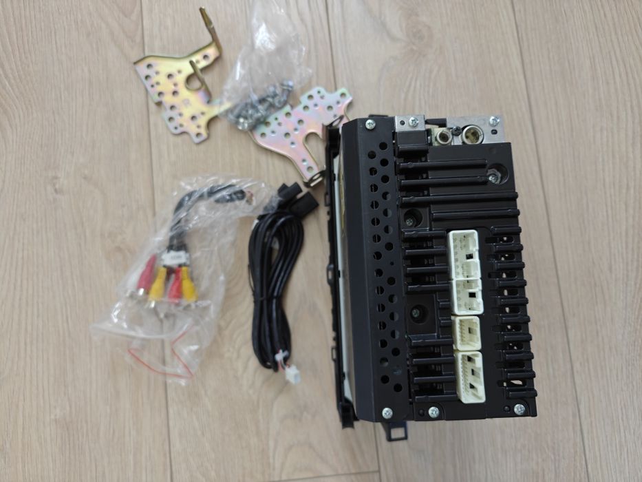 Тойота Аурис Оригинална Мултимедия