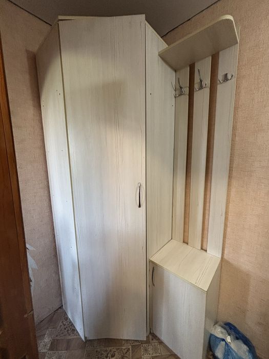 Продам мебель для прихожей  угловая